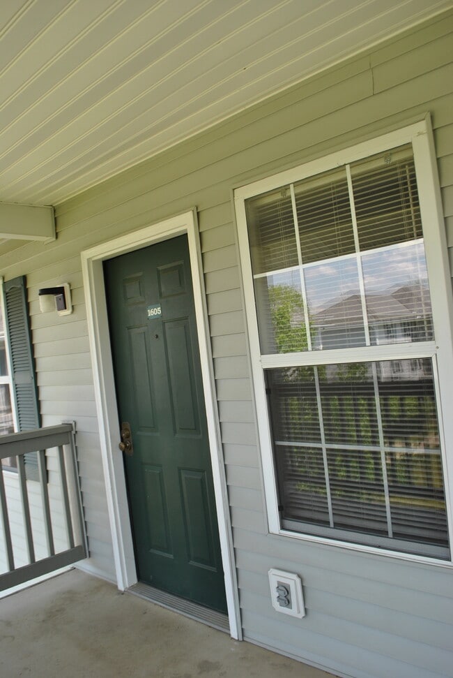 15 S Shafer St, Unit 1605 in Athens, OH - Foto de edificio - Building Photo