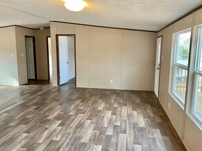 716 Sharon Ln in Iron Station, NC - Building Photo - Building Photo