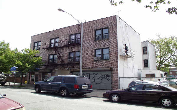 2164 Powell Ave in Bronx, NY - Building Photo