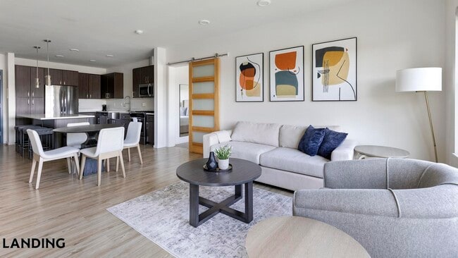 11505 NE Yacht Harbor Dr, Unit C408 in Portland, OR - Foto de edificio - Building Photo