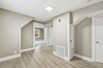 1217 N Harding Ave in Chicago, IL - Building Photo - Building Photo