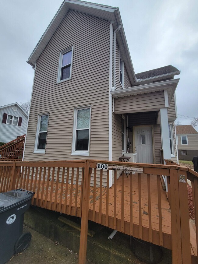 800 Charlotte St Rentals in Pekin, IL