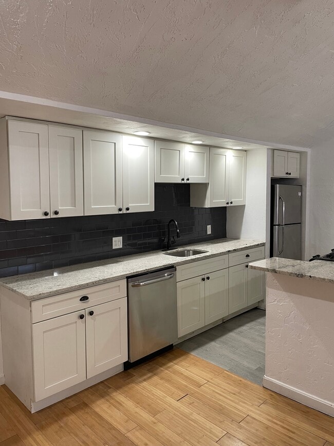 195 Maverick St, Unit 1