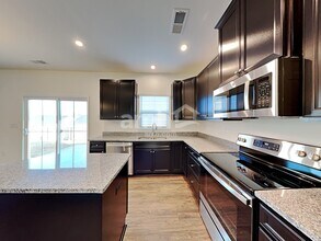 5329 Cairo Ct in Denver, NC - Foto de edificio - Building Photo