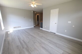 709 Elliott Ln in Knob Noster, MO - Building Photo - Building Photo