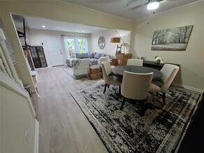 1809 Saxony Ln in Houston, TX - Building Photo - Building Photo