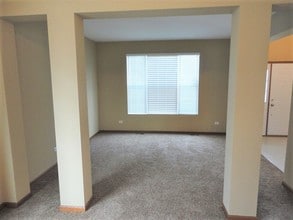 6512 Fitzer Dr in Joliet, IL - Building Photo - Building Photo