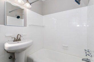 Grandview Apartments in Pitman, NJ - Building Photo - Interior Photo