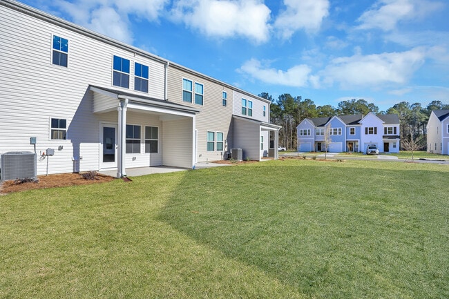 8049 Reagan Way in Charleston, SC - Building Photo - Building Photo