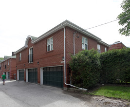 6-8 Sutherland Dr in Toronto, ON - Building Photo - Building Photo