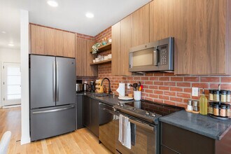 905 17th Ave, Unit SI ID1036009P in Seattle, WA - Building Photo - Building Photo