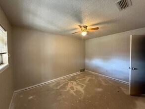 7825 Memphis Ave in Lubbock, TX - Foto de edificio - Building Photo