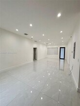 5737 Cleveland St-Unit -2 in Hollywood, FL - Building Photo - Building Photo