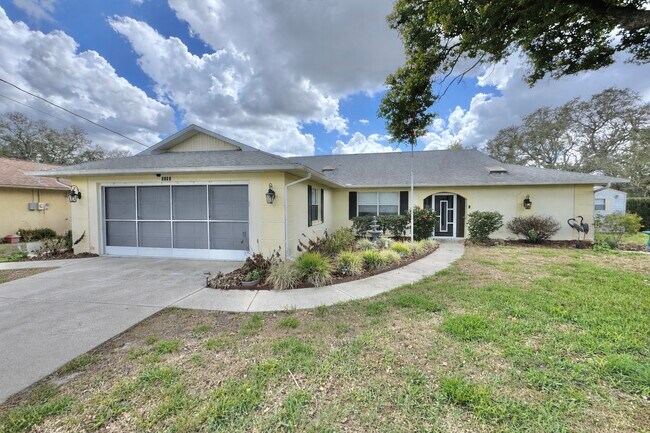 8442 Eldridge Rd in Spring Hill, FL - Building Photo - Building Photo