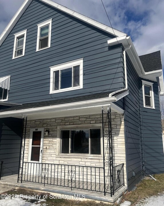 342 N Main St in Wilkes-Barre, PA - Building Photo