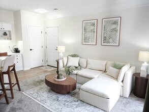 Preston Gardens in Perrysburg, OH - Building Photo - Building Photo