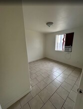 1004 Mccurdy Dr in Bakersfield, CA - Building Photo - Building Photo