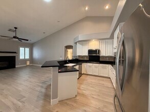 2206 Summerwind Cir in Henderson, NV - Building Photo - Building Photo