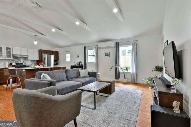 2037 Lively Ridge Rd NE in Atlanta, GA - Building Photo - Building Photo