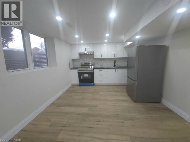 43 Patterson Ave in Brantford, ON - Building Photo - Building Photo