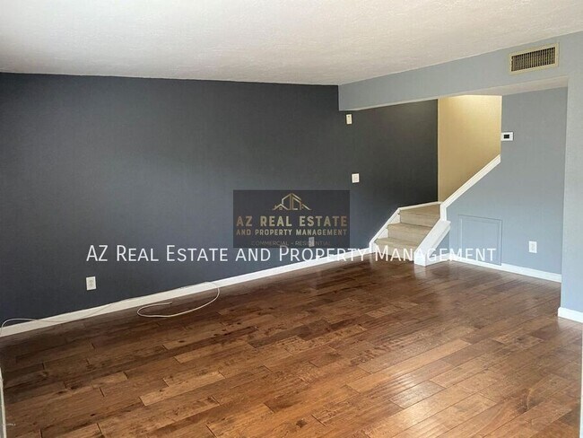 property at 1922 E Orange Dr