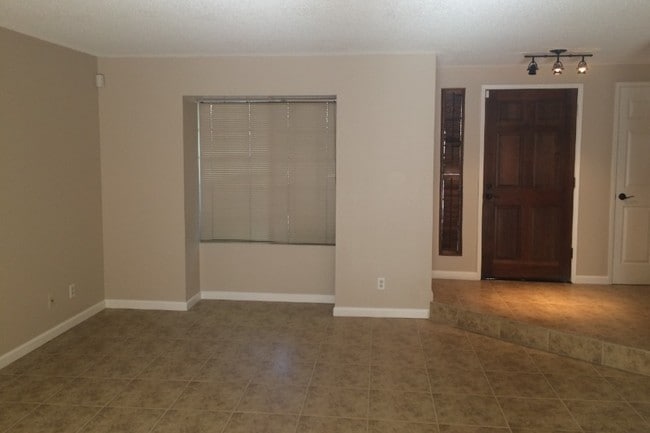 4732 E Alamos Ave, Unit 106