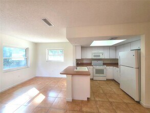 1051 Acadia Rd in Venice, FL - Building Photo - Building Photo
