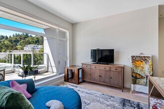 5120 Cordova Bay Rd in Victoria, BC - Building Photo - Building Photo