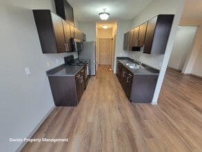 735-785 85 St SW in Edmonton, AB - Building Photo - Building Photo