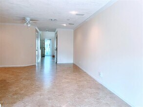 2032 Discovery Cir E in Deerfield Beach, FL - Building Photo - Building Photo