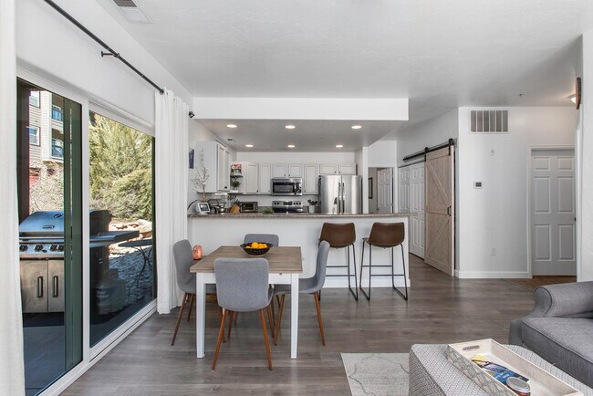 2701 Midland Ave, Unit 113 in Glenwood Springs, CO - Building Photo - Building Photo