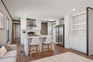 1010 Monarch Dr in Cleburne, TX - Building Photo