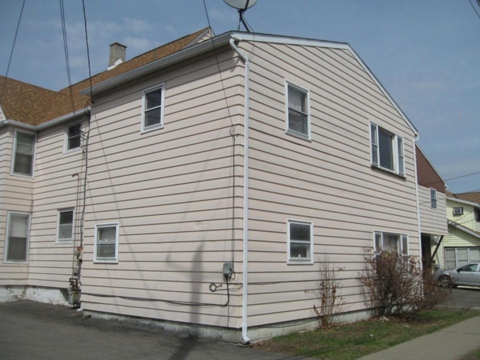 245 Grand Ave in Johnson City, NY - Building Photo