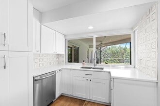 1039 NW 8th St in Boca Raton, FL - Building Photo - Building Photo