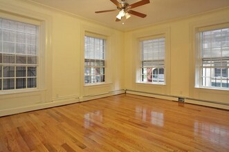 22 Joy St, Unit #1 in Boston, MA - Foto de edificio - Building Photo