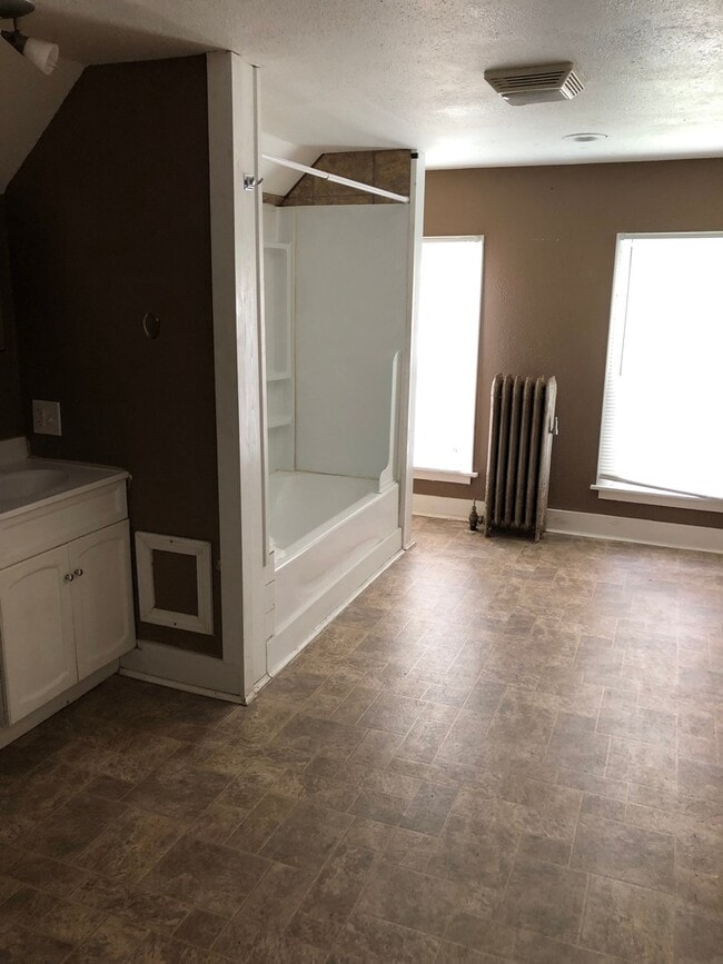 2334 4th St in Moline, IL - Foto de edificio - Building Photo