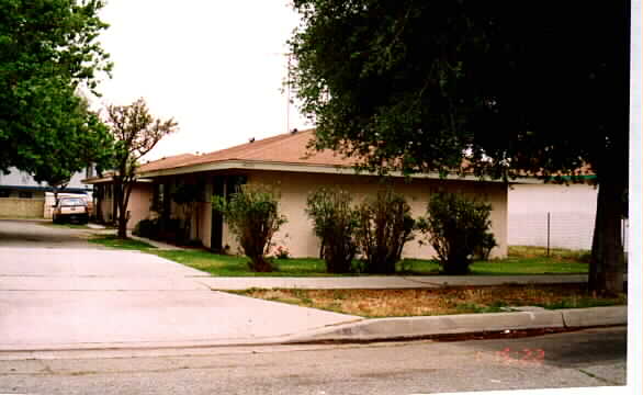 16771 Holly Dr in Fontana, CA - Building Photo