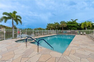 15449 Bellamar Cir in Ft. Myers, FL - Foto de edificio - Building Photo