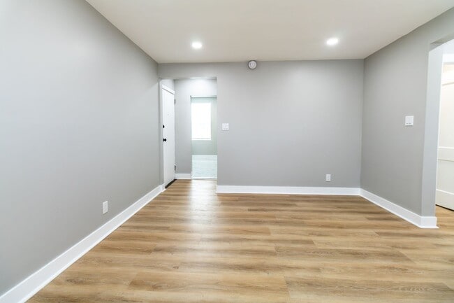 5548 Woodland Ave in Pennsauken, NJ - Building Photo - Building Photo