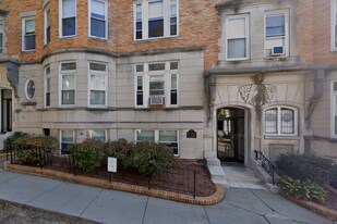 17 Fairbanks St, Unit 1 in Brookline, MA - Building Photo