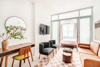 317w E 14th St in New York, NY - Building Photo - Building Photo