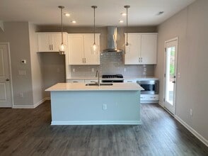 814 Oak Center Dr in Raleigh, NC - Building Photo - Building Photo
