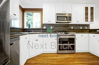 813 NW 97th St in Seattle, WA - Building Photo - Building Photo
