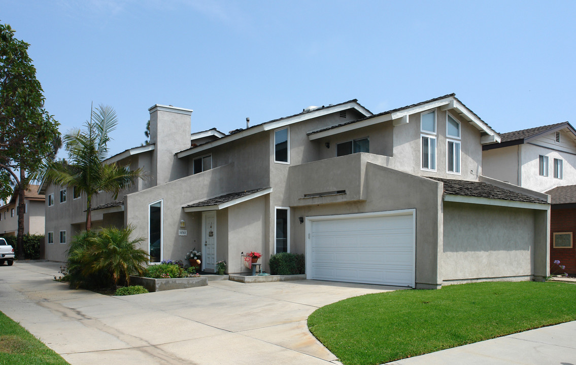 16762 Blanton St in Huntington Beach, CA - Building Photo