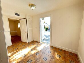 1919 Thomas St in Hollywood, FL - Building Photo - Building Photo