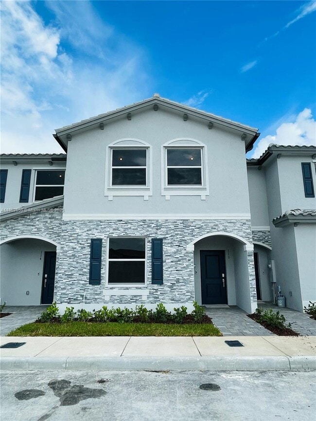 110 SE 10th St in Homestead, FL - Building Photo - Building Photo