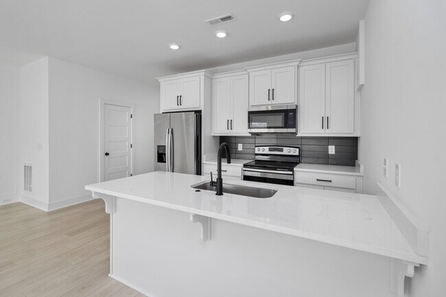 725 Hornbuckle Rd in Clarksville, TN - Building Photo - Building Photo