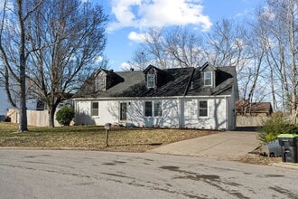 371 Manorstone Ln in Clarksville, TN - Building Photo - Building Photo