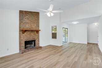 85 Bee Keeper Ct in Richmond Hill, GA - Building Photo - Building Photo