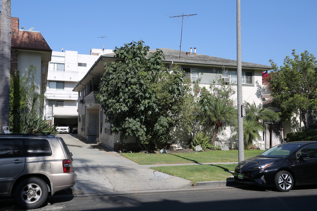 1051 S Holt Ave in Los Angeles, CA - Foto de edificio